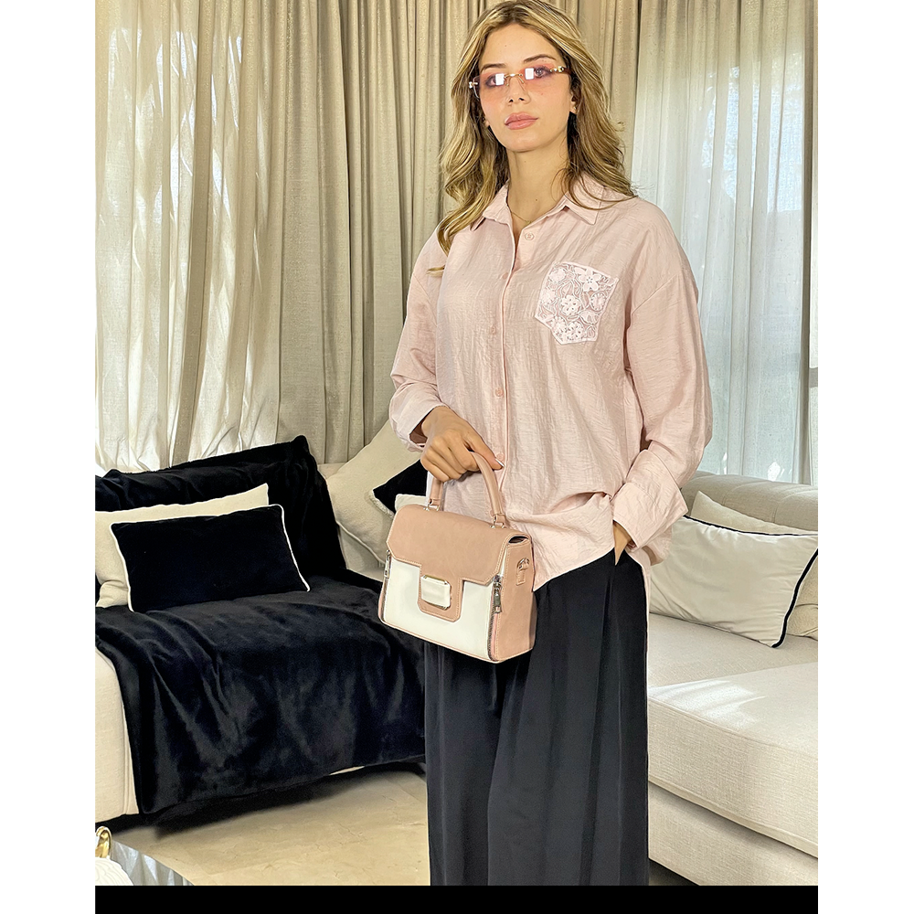 Chemise en lin avec poche en dentelle