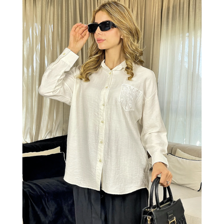 Chemise en lin avec poche en dentelle