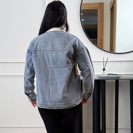 Veste en maille et jeans