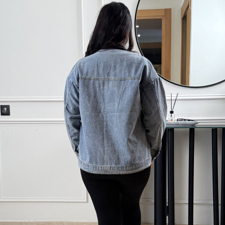 Veste en maille et jeans