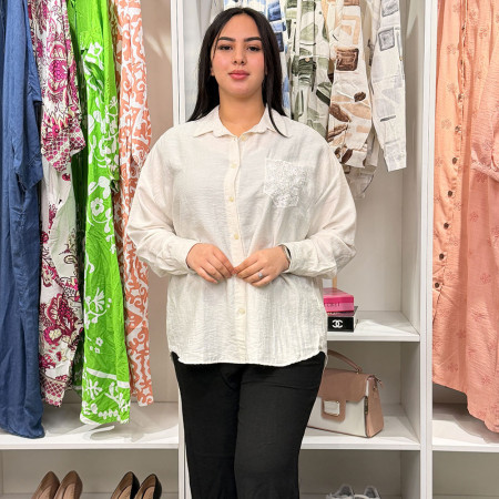 Chemise en lin avec poche en dentelle