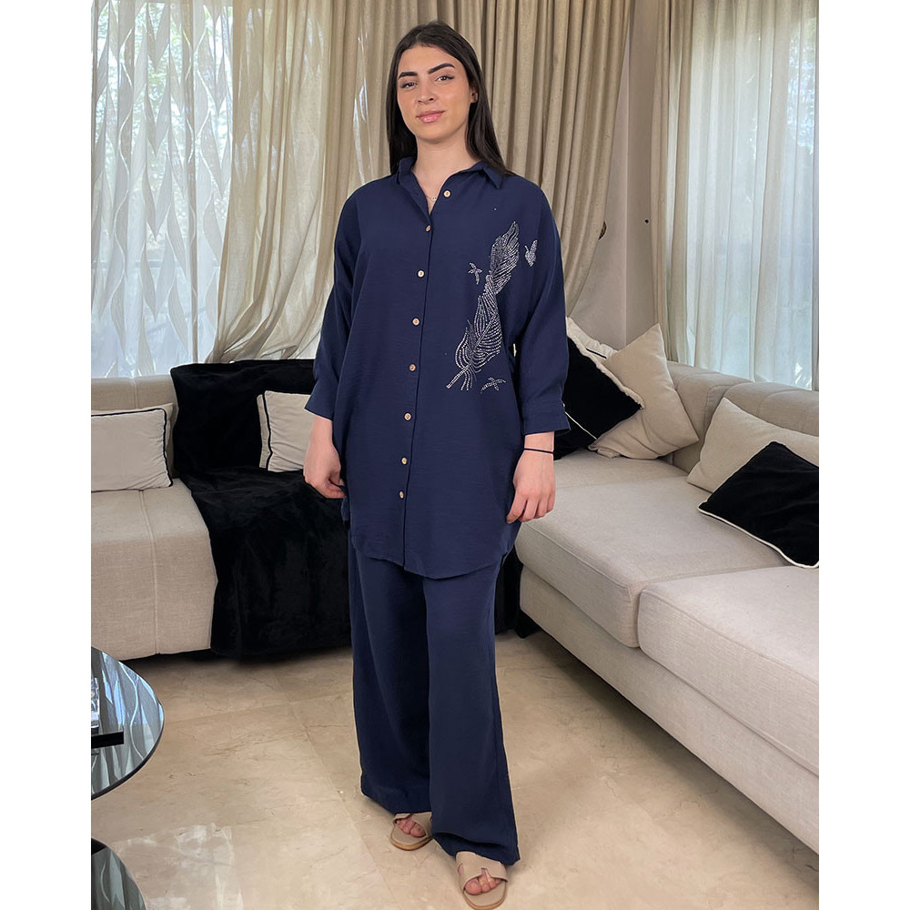 Ensemble en lin avec plume en strass