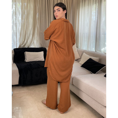 Ensemble en lin avec plume en strass